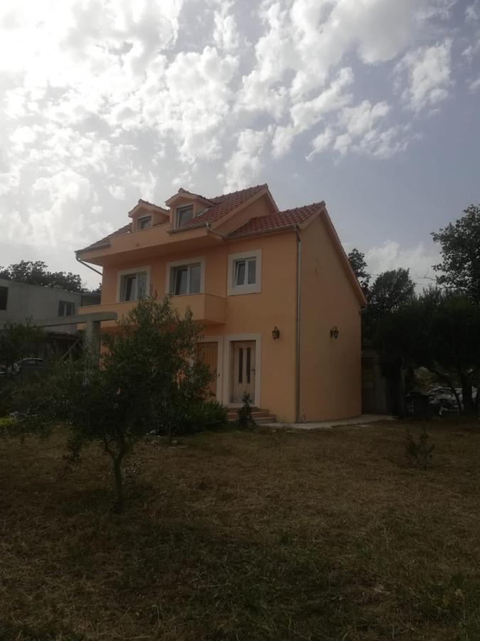 Castello Flower Apartment Kastela Ngoại thất bức ảnh