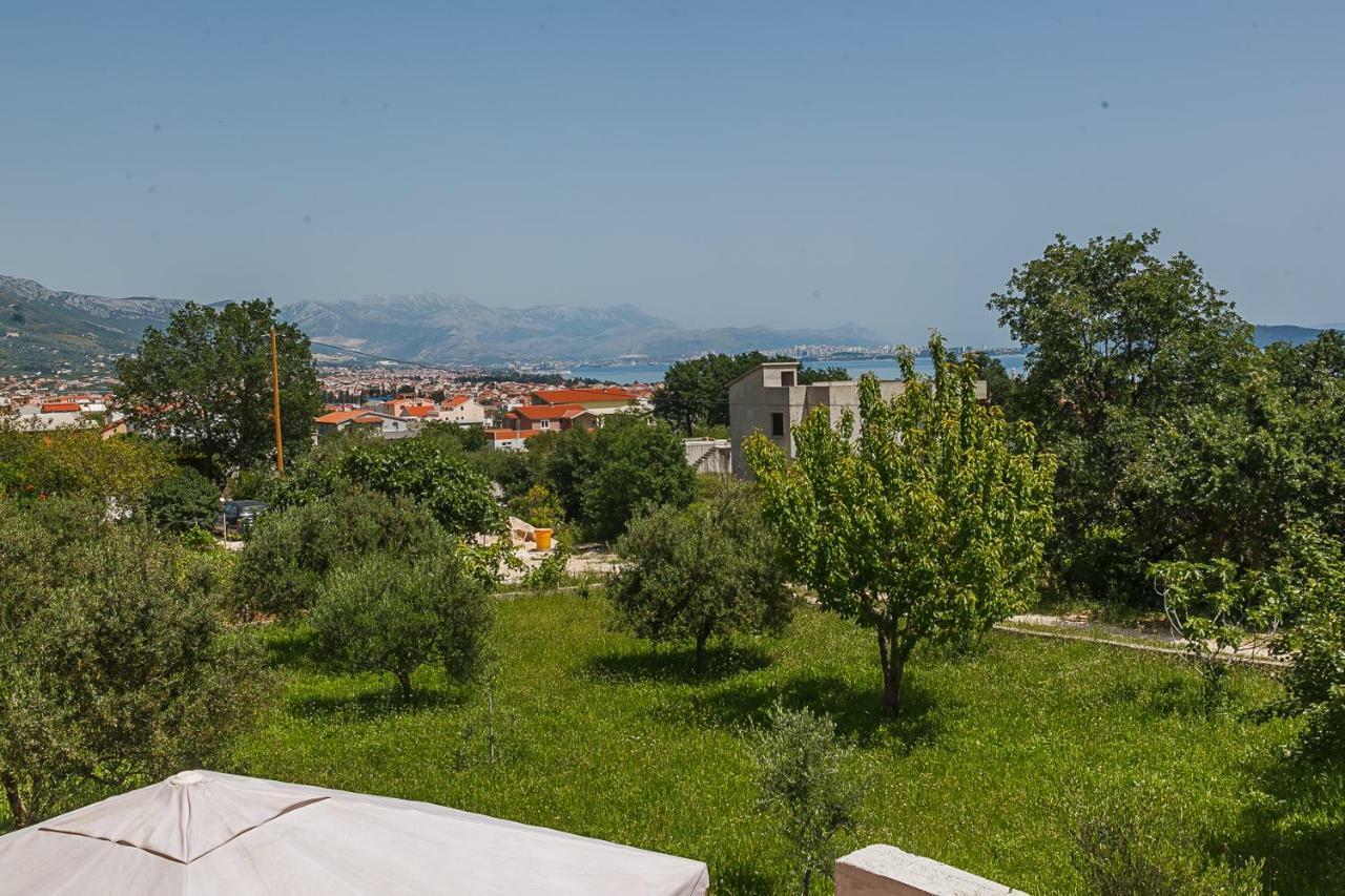 Castello Flower Apartment Kastela Ngoại thất bức ảnh