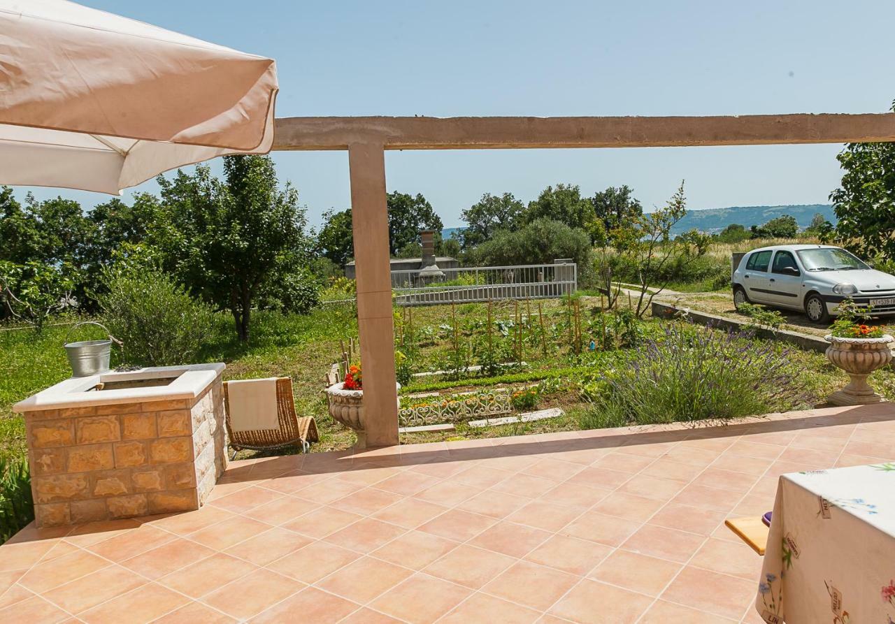 Castello Flower Apartment Kastela Ngoại thất bức ảnh