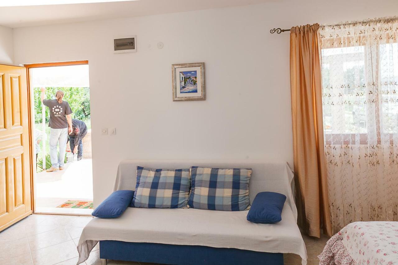 Castello Flower Apartment Kastela Ngoại thất bức ảnh