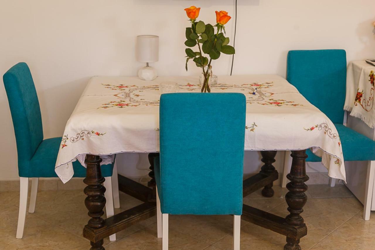 Castello Flower Apartment Kastela Ngoại thất bức ảnh